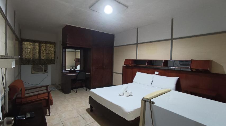 אנגלס 2 Hotel Saleh מראה חיצוני תמונה
